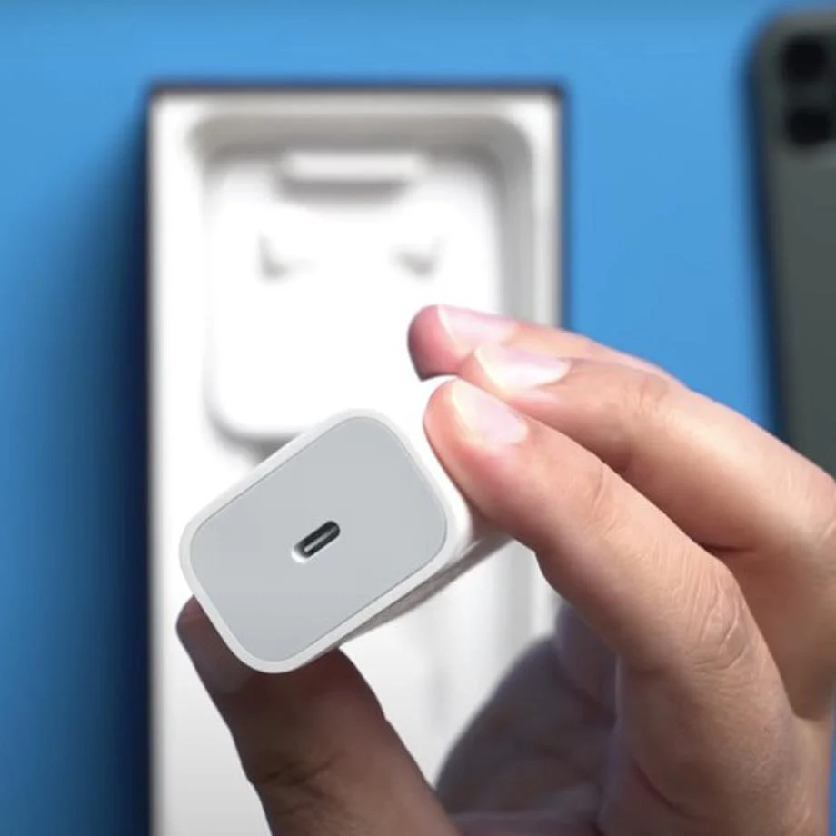 iPhone USB-C 20W Power Adapter - Image 6