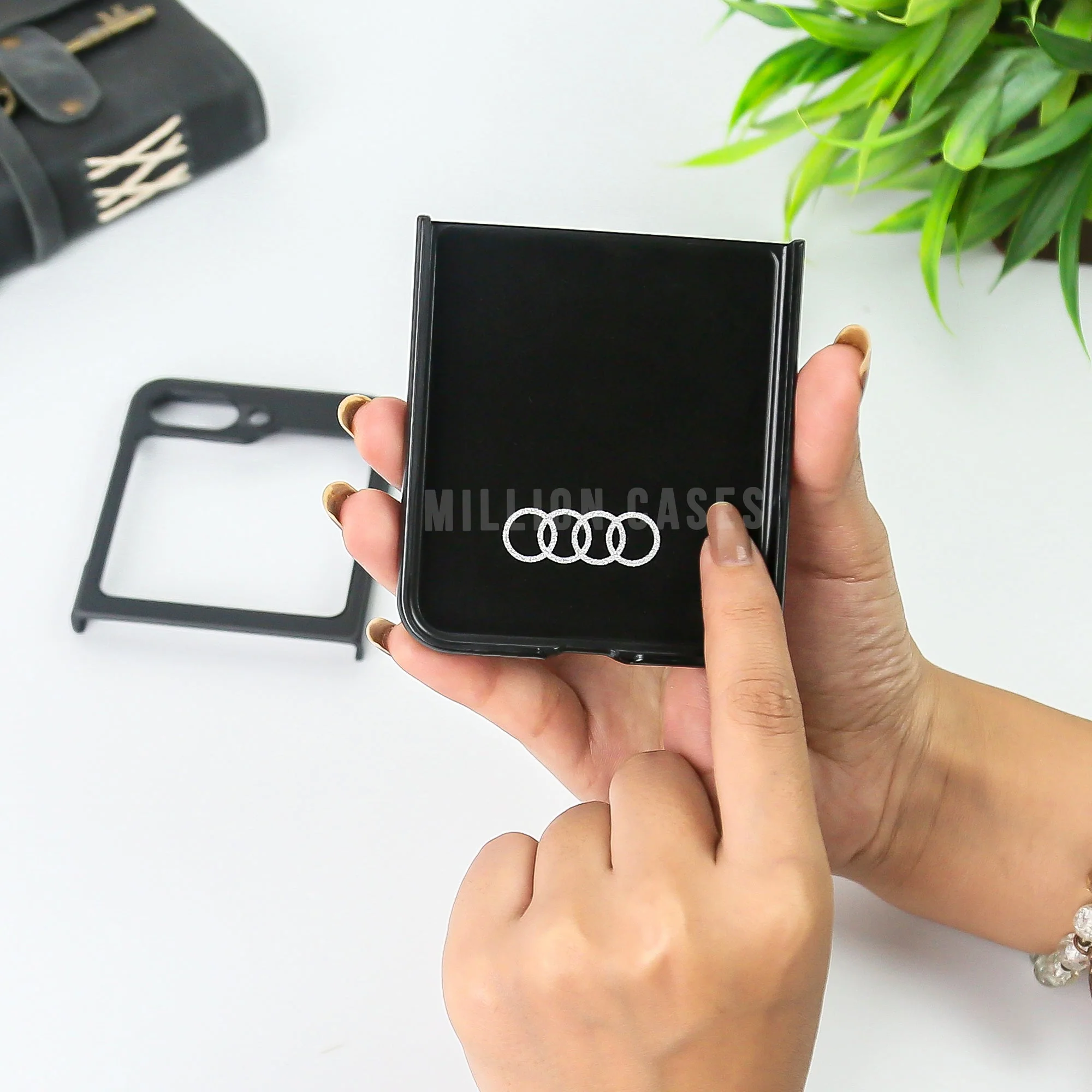 Galaxy Z Flip5 Audi Logo Pattern Case - Image 4